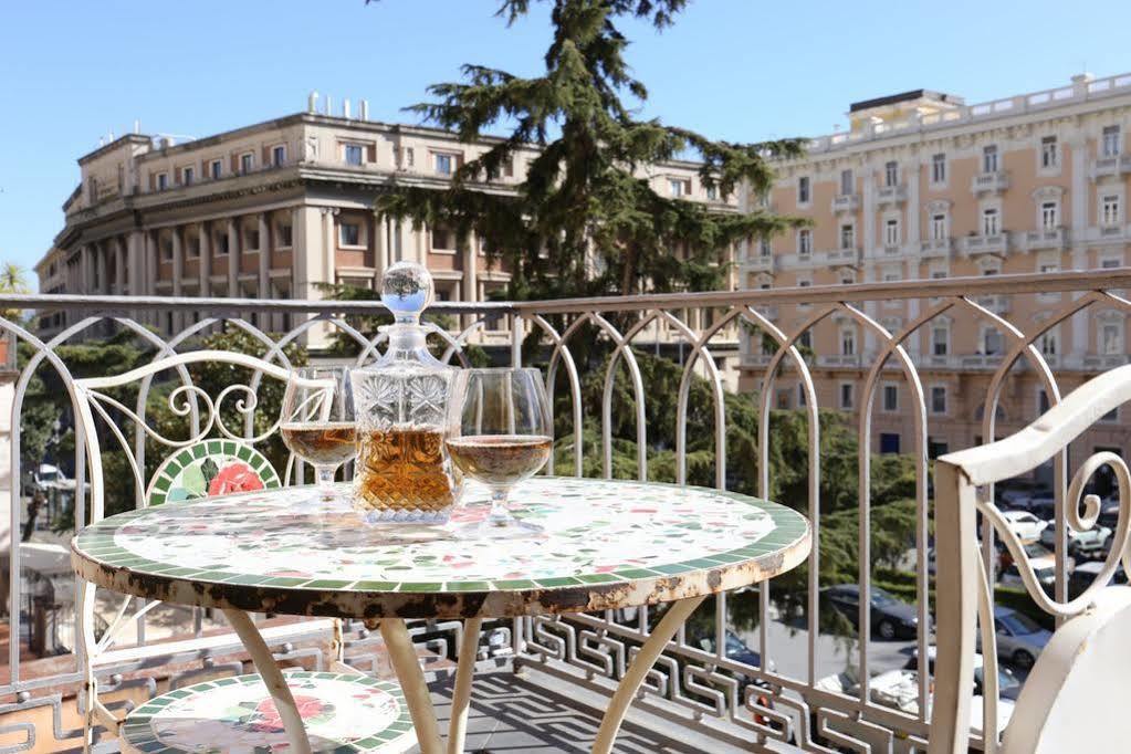 Albergo Del Centro Storico Salerno Exterior foto